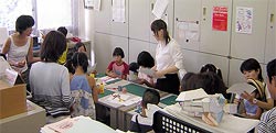 子ども向け工作教室の様子